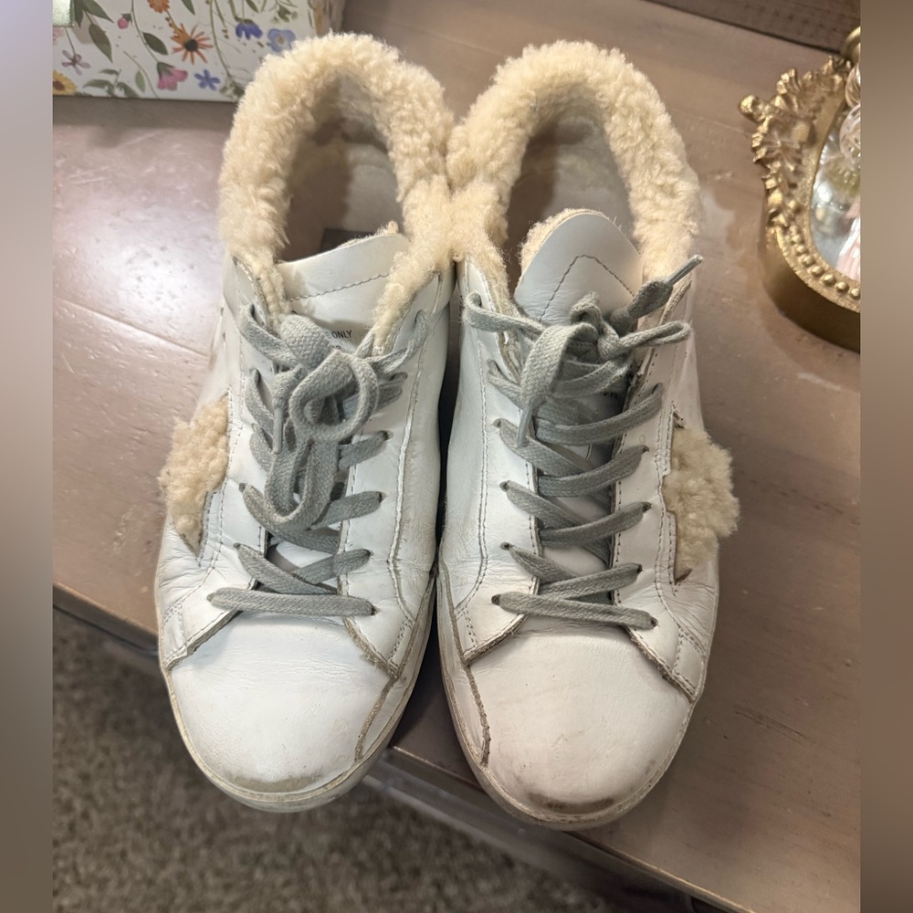 Authentic Golden goose shearling superstar sneaker! Size 8! - Picture 3 of 7